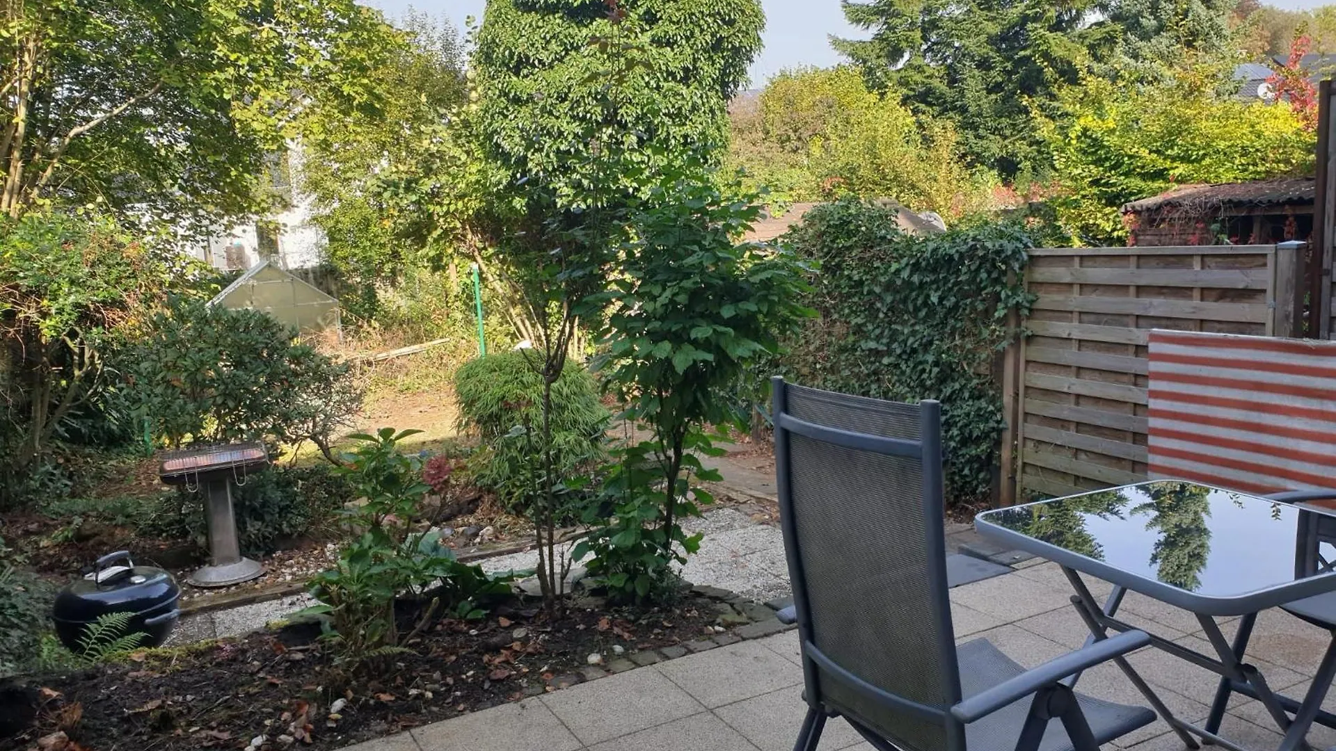Oase Der Ruhe: Haus Mit Garten Lohmar
